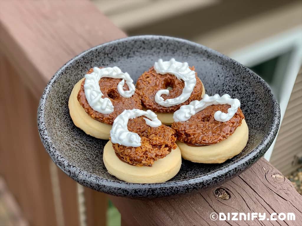 copycat cookies in bowl