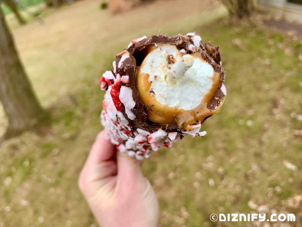 inside of peppermint marshmallow wand showing caramel